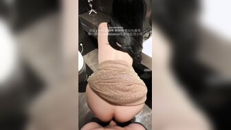 喝多了的性感人妻迷迷糊糊便在洗手間被射了滿屁股都是精液