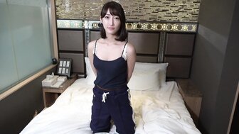 FC2PPV4833053 白皙OL傲人雙乳在酒店激情性愛無套中出[Part2]