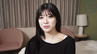 FC2PPV4861832 淘氣可愛女大生穿著紅色性感內衣真的很誘人