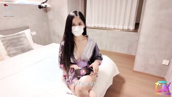 性生活不滿足的美女模特 被攝影師操到高潮狂顫