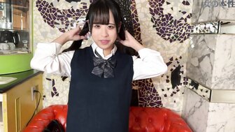 FC2PPV4865386 18歲美少女為慶祝要成為一個成年人穿著校服無套中出[Part1]