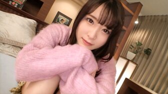 SIRO4778 可愛妹妹身體超敏感 摳摳小穴連續潮吹把沙發都弄濕