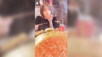 黑絲短髮正妹騎乘自爽 騷氣浪叫缺點就是胸太少