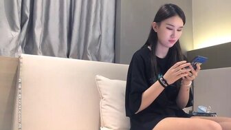 九頭身長腿妹妹冷艷氣質 想不到插入後叫床聲這樣騷
