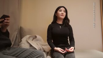 巨乳姊姊女上舌吻調情 騷氣浪叫