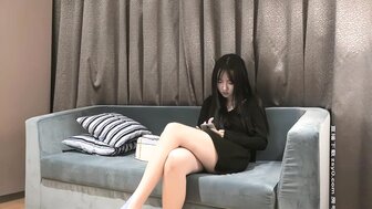 美腿黑衣妹子舌吻摸奶調情 緊穴猛操淫蕩喘氣