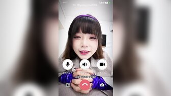 短髮正妹跟男友說要睡了 原來是要穿著性感戰衣跟金主爸爸啪啪