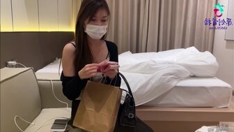 探花黑絲御姐 她有精緻臉蛋和剛好的身材受不了我恨恨的操