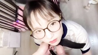 禁室培育清純眼鏡小母狗 搖尾乞憐討肉棒吃