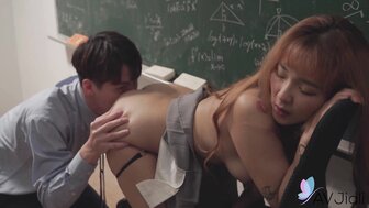 成績不佳的學生想用身體換取考試合格