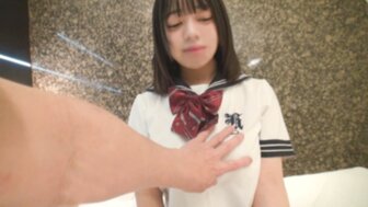 FC2PPV4986712 和G罩杯巨乳的清純制服美女來場放學後約會