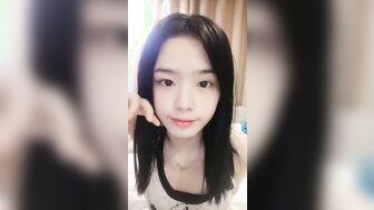白晢嫩妹夢涵今天危險日不可以內射 還要摳穴才滿足