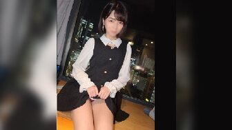 FC2PPV2774650 20代美女酒店夜境窗前性愛 被插得激情呻吟
