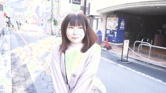 230ORECO071 白晢少女面對突如其來的裸男都能平靜面對 還幫他打起手槍來