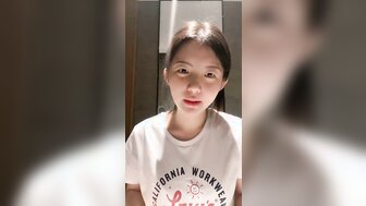 白晢清純姐姐被綁起雙手任意蹂躏無毛一線鮑