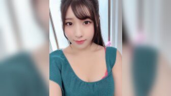 FC2PPV2900084 24歲美乳人妻手口並用 小哥忍不住猛烈攻勢繳械