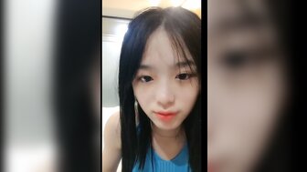 白晢嫩妹夢涵姨媽後第一炮 急著咬住男友肉棒