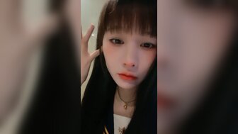 純欲美少女水手服拿起肉棒挑逗 被操得咬唇蕩樣呻吟