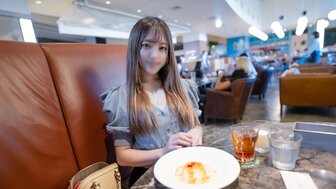 FC2PPV3156854 白晢正妹害羞掰開雙腿鏡頭前自慰 被狂操連續內射