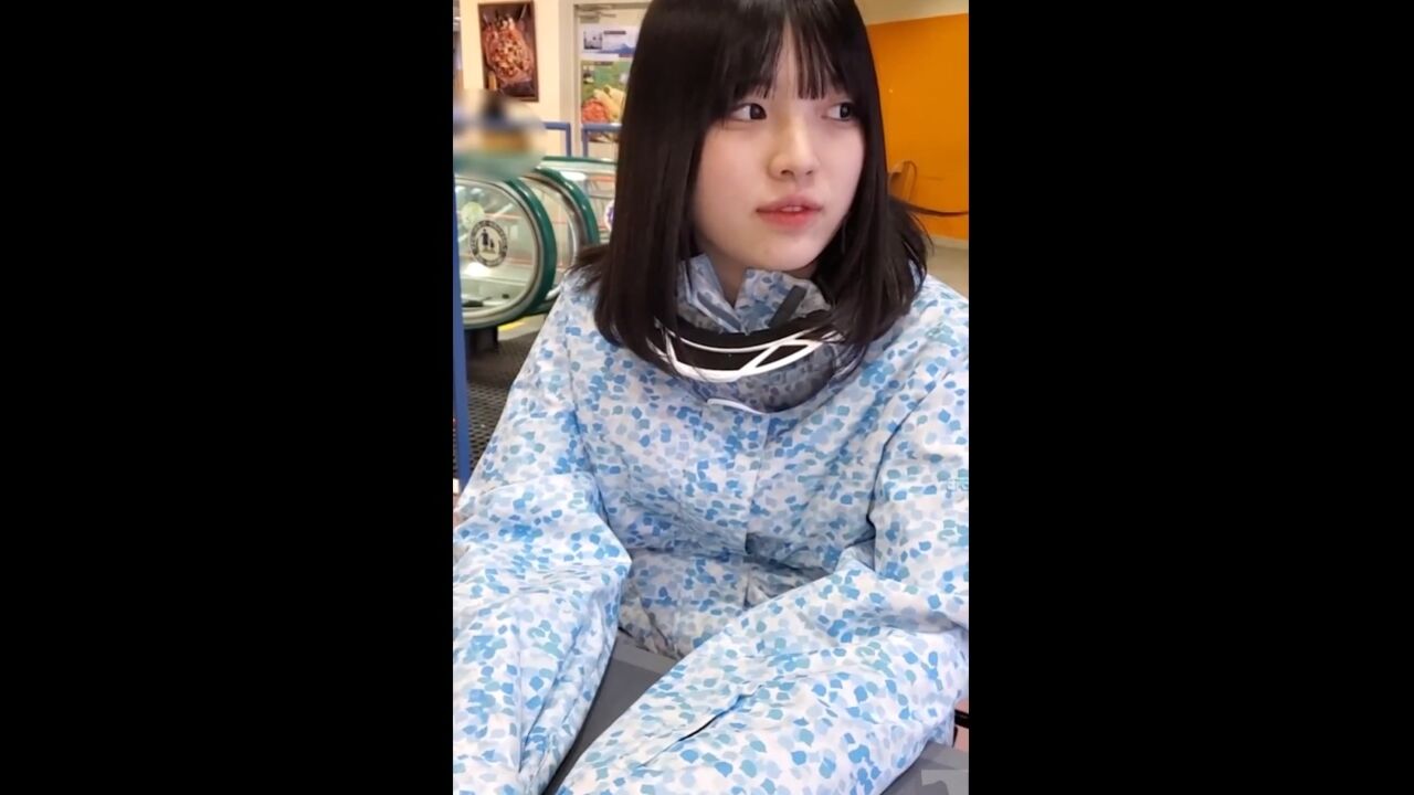 FC2PPV3175827 寒假和可愛嫩妹旅行商場露出遙控震蛋羞恥play大量中出一線白虎穴[Part1] - PPP.Porn |  精選亞洲素人成人影片